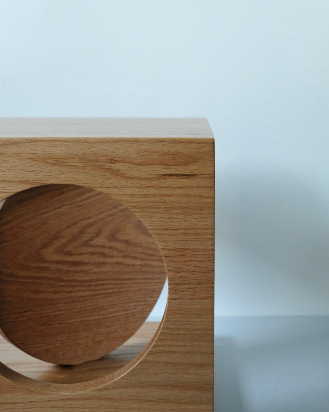 ECLIPSE SIDE TABLE