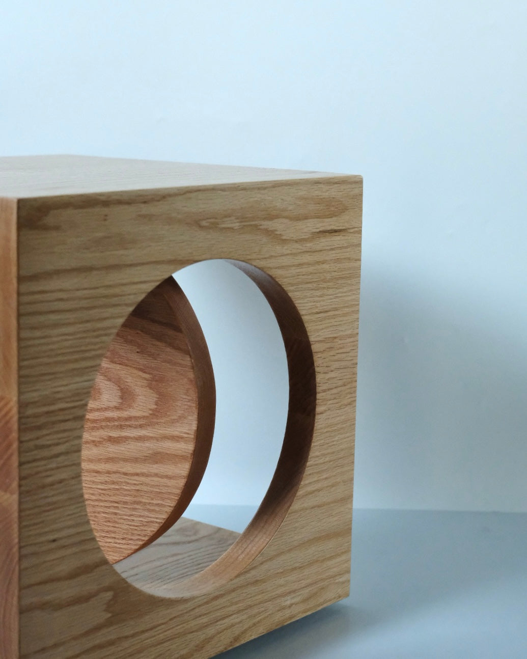 ECLIPSE SIDE TABLE