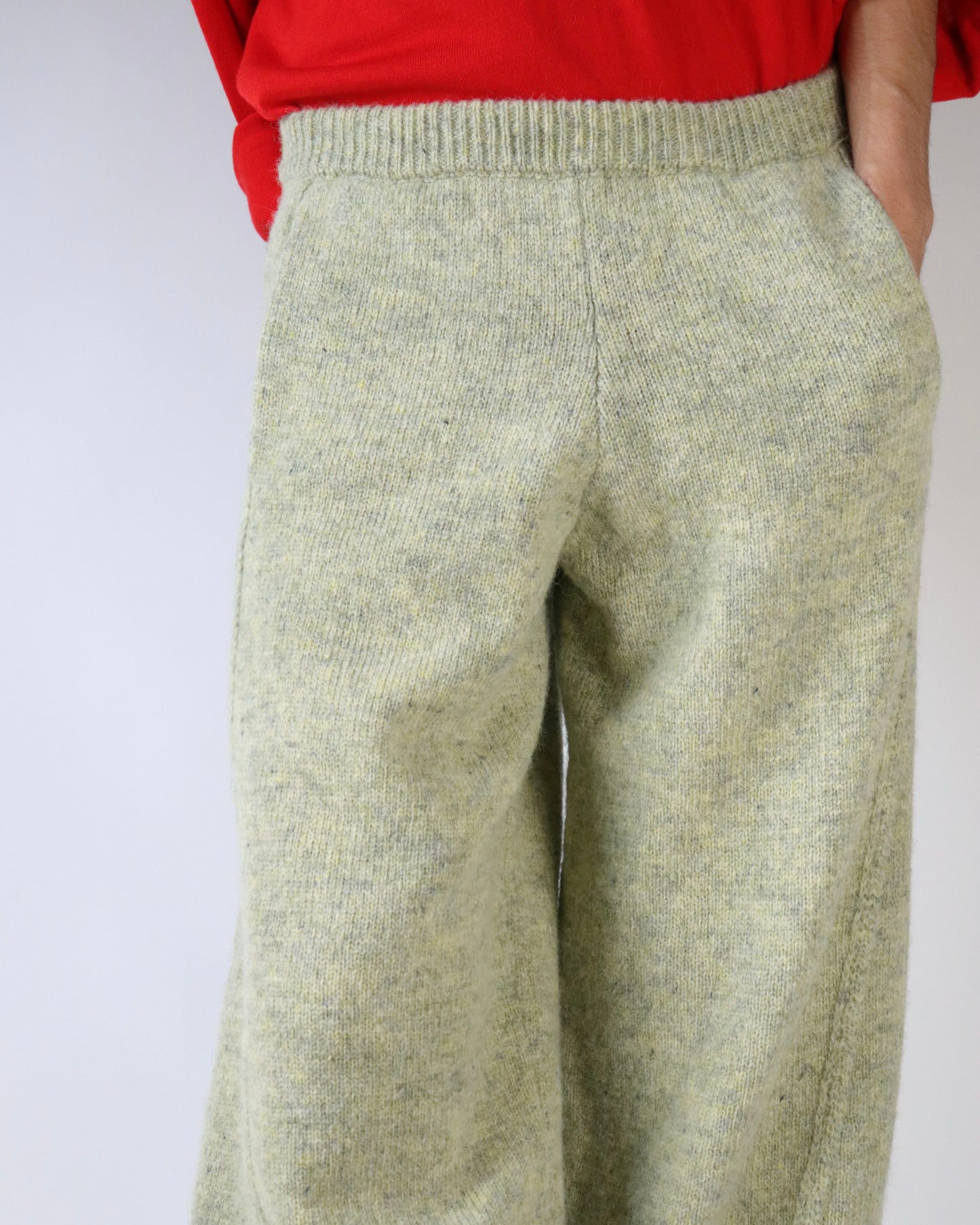 E RT N°53 Shetland sweatpants