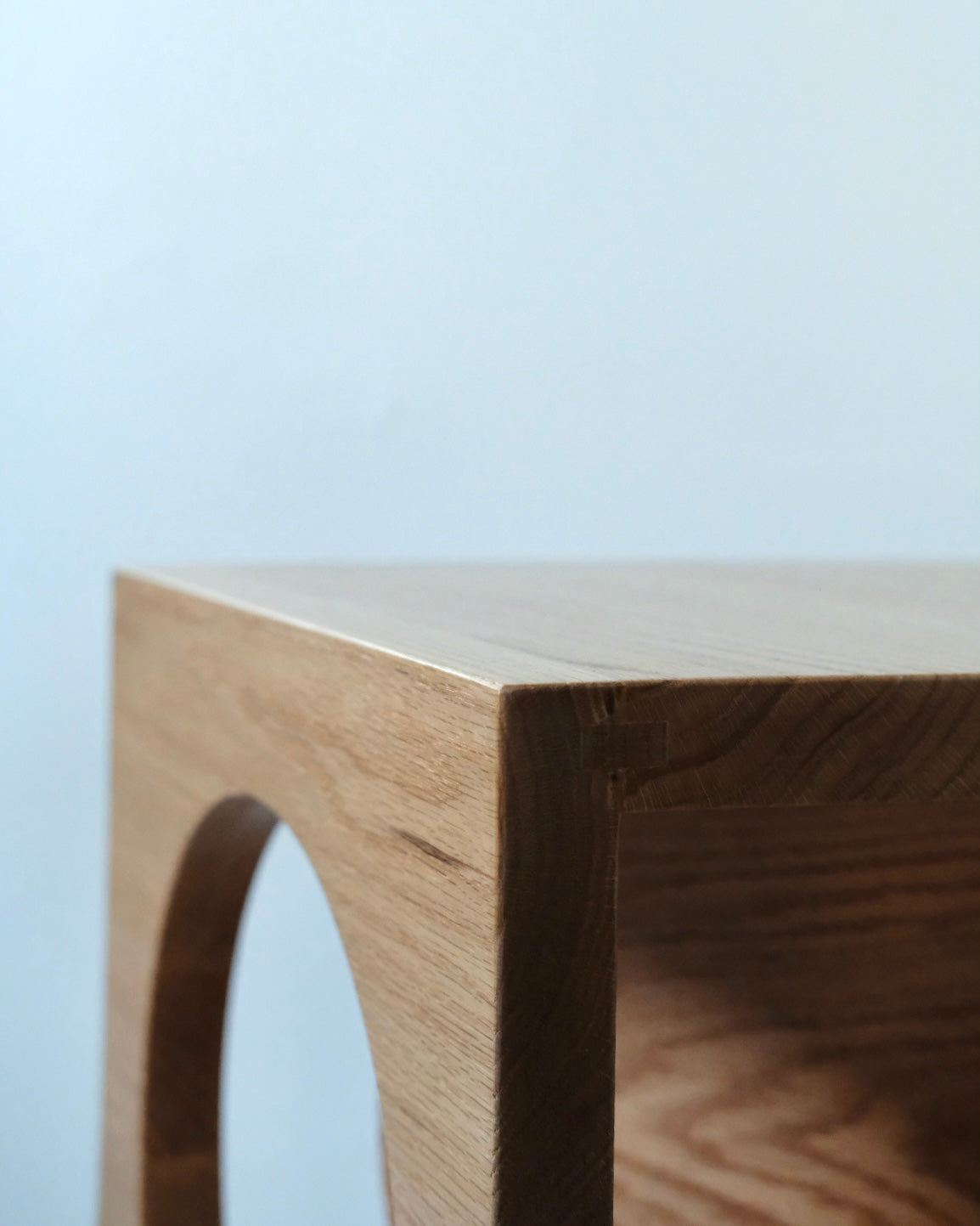 ECLIPSE SIDE TABLE