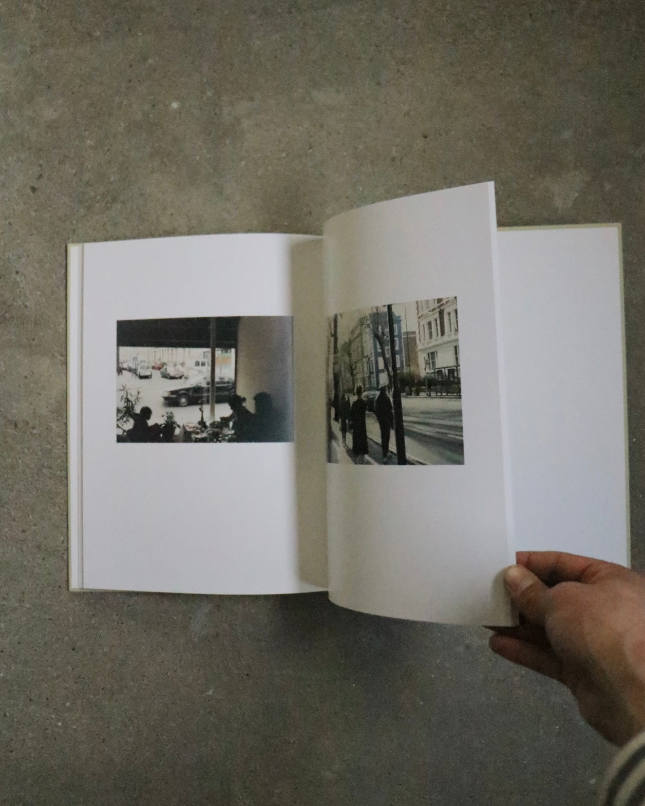 WAITING SOME BIRDS A BUS A WOMAN / SPIDERNETS PLACES A CREW - Anders Edstörom