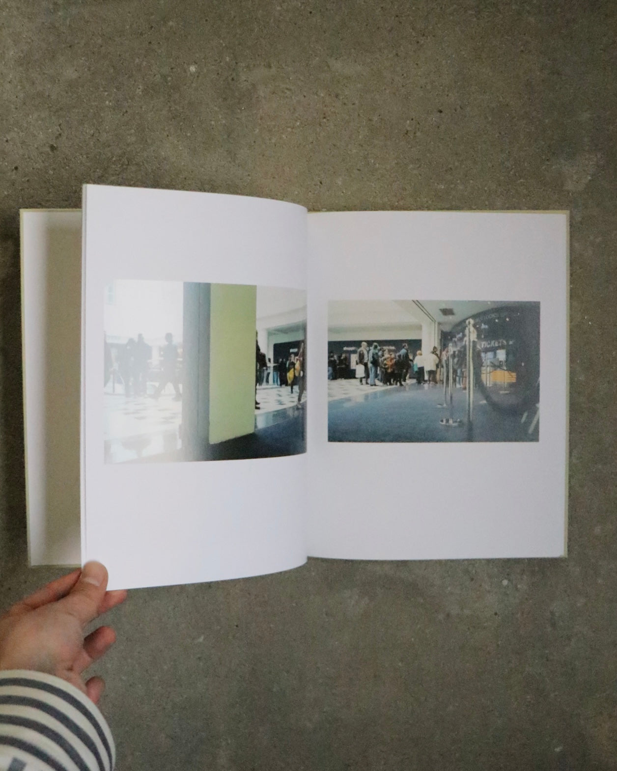 WAITING SOME BIRDS A BUS A WOMAN / SPIDERNETS PLACES A CREW - Anders Edstörom
