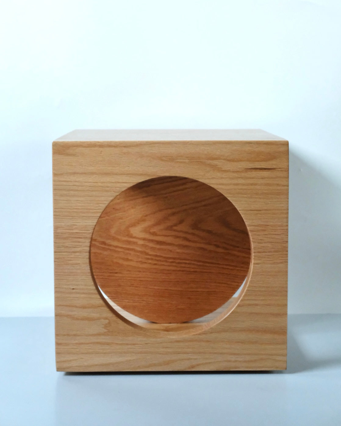ECLIPSE SIDE TABLE
