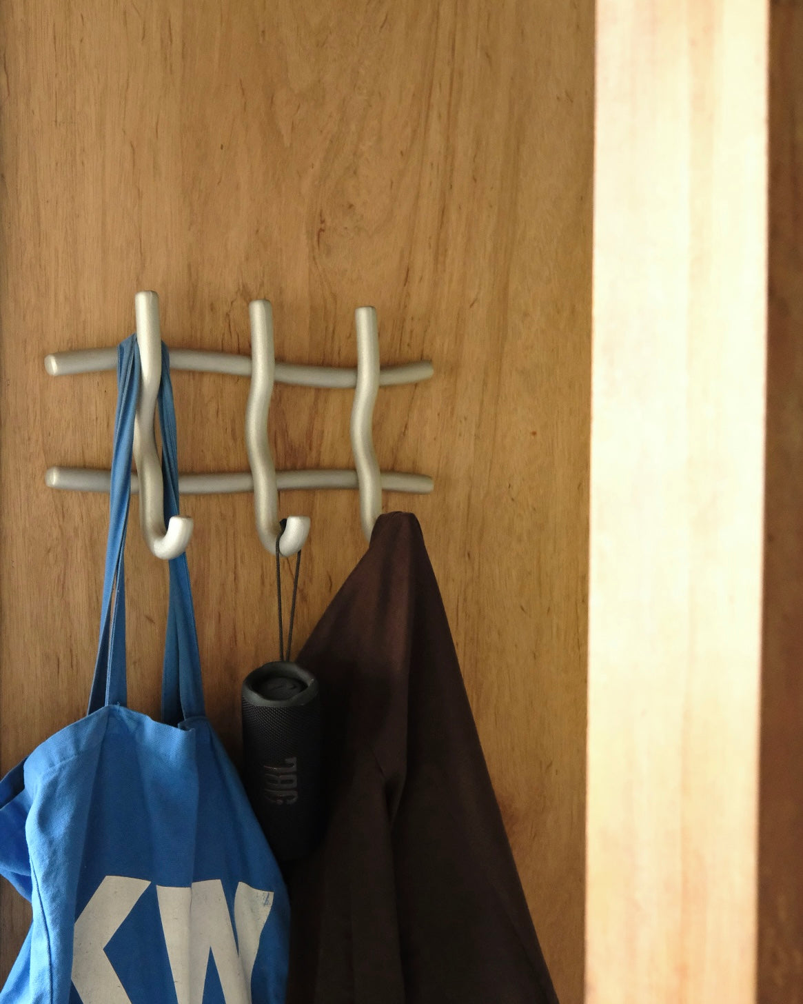 REEL HANGER L