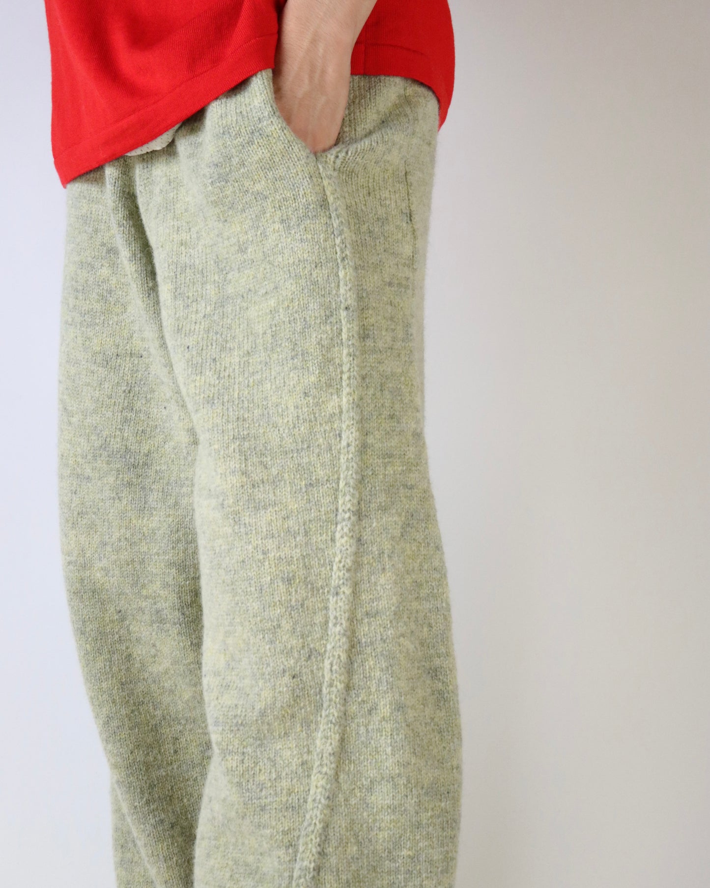 E RT N°53 Shetland sweatpants