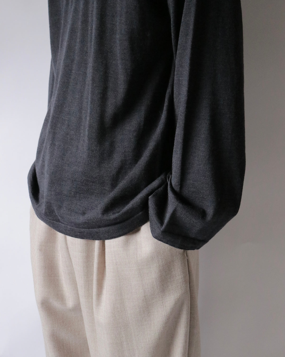 E RT / Merino long sleeve tee / Charcoal