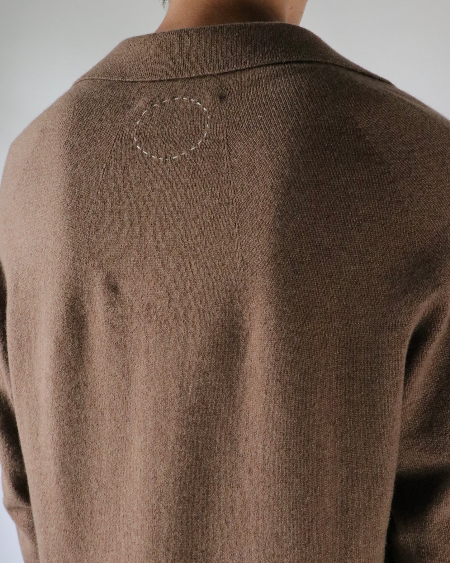 Cashmere polo sweter