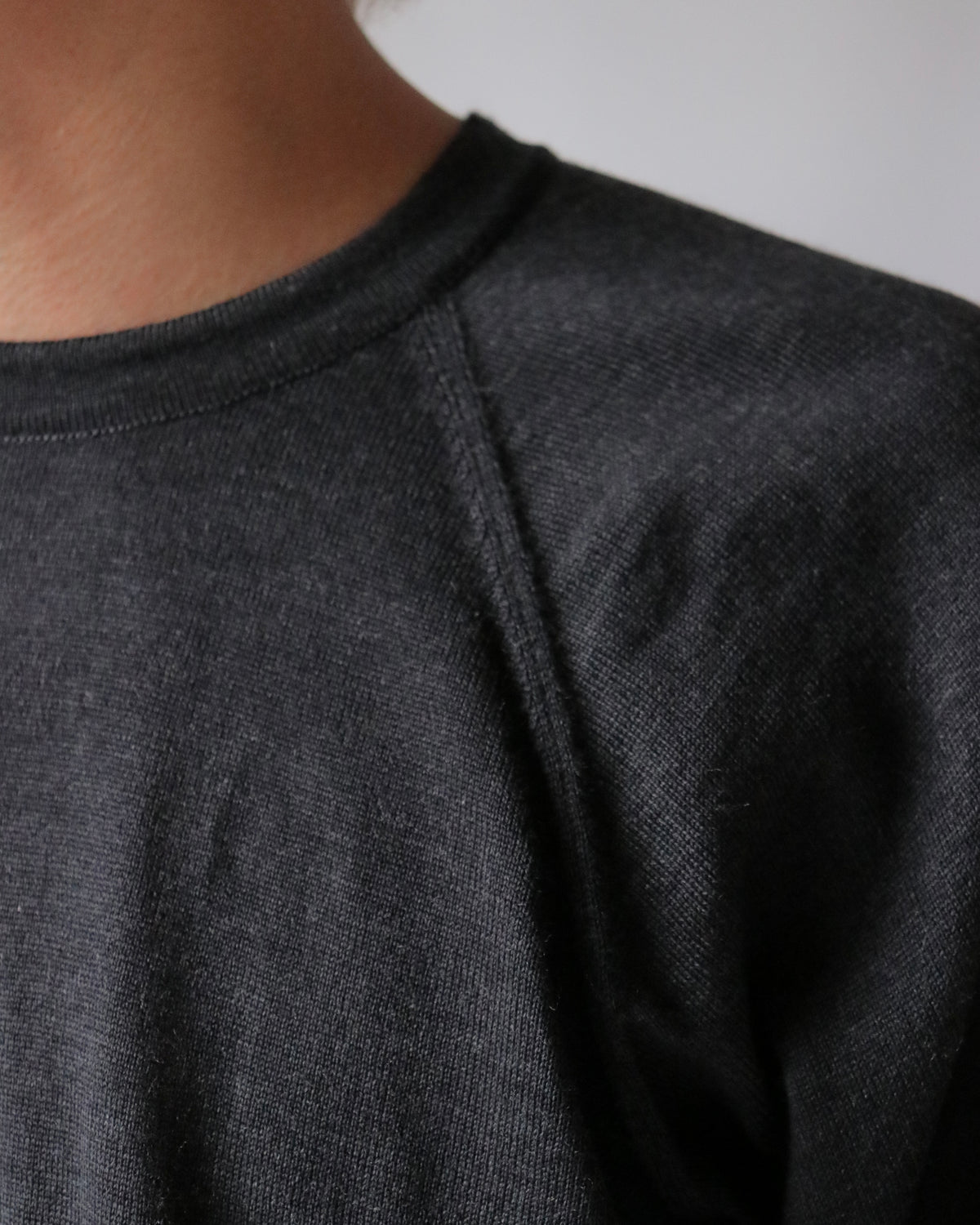 E RT / Merino long sleeve tee / Charcoal