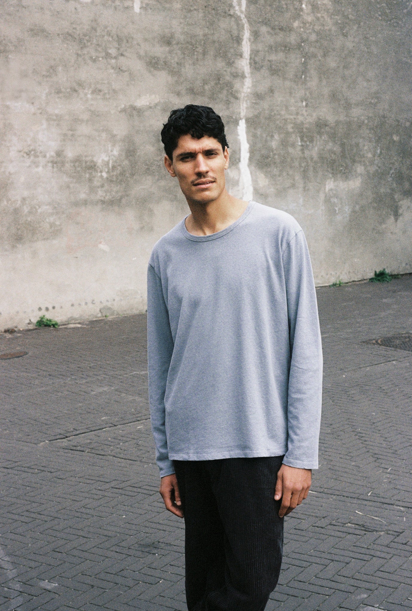 The Long Sleeve T-Shirt in Blue Stone