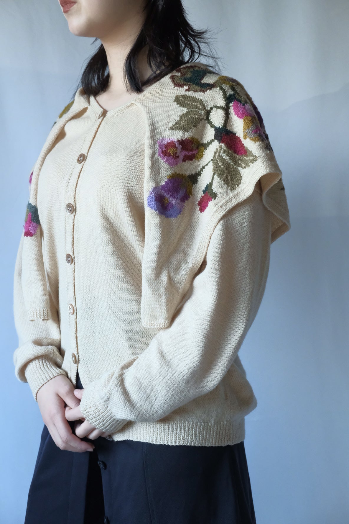 J AND J SEATON Knit cardigan with flower skirf