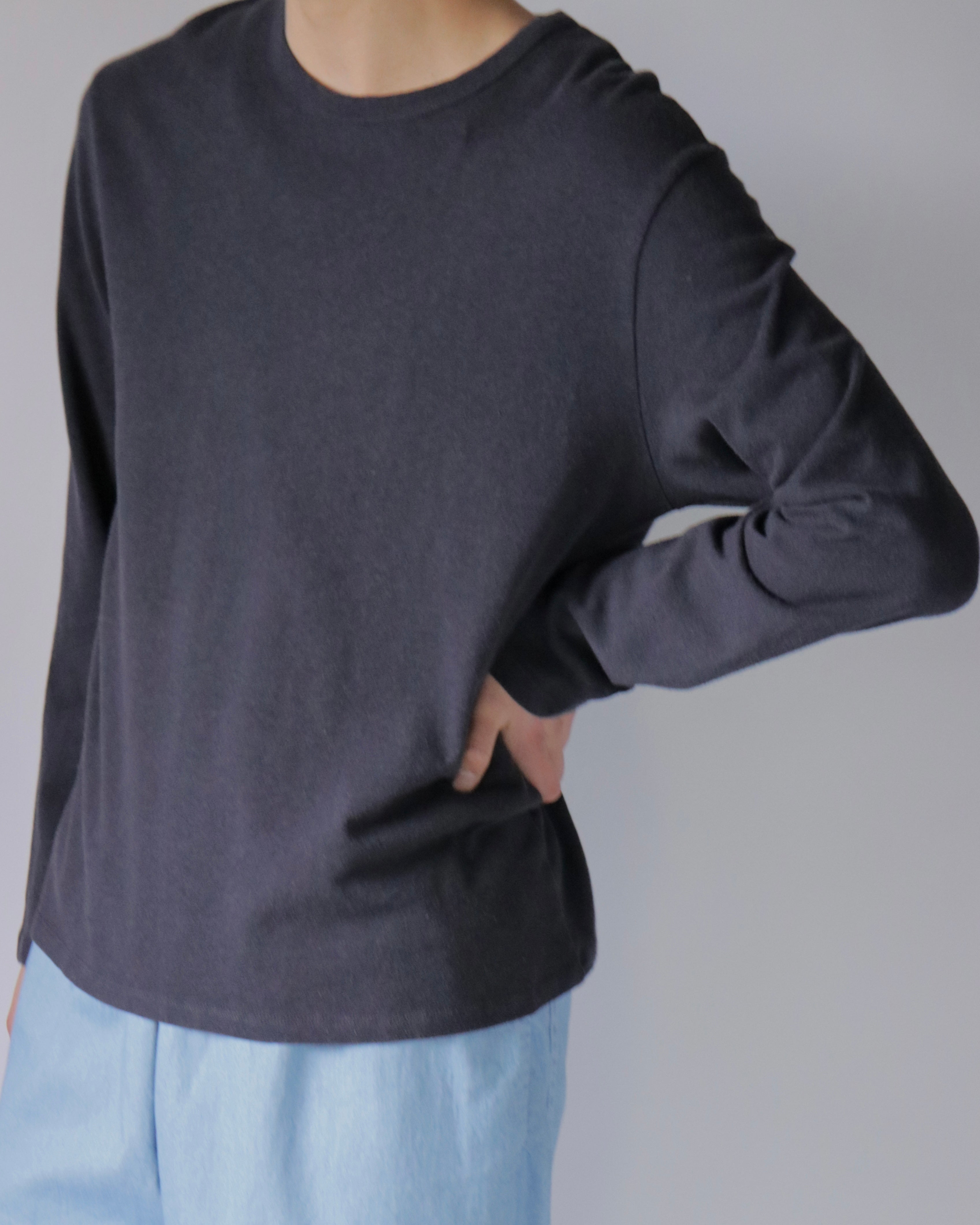 The Long Sleeve T-Shirt in Deep well