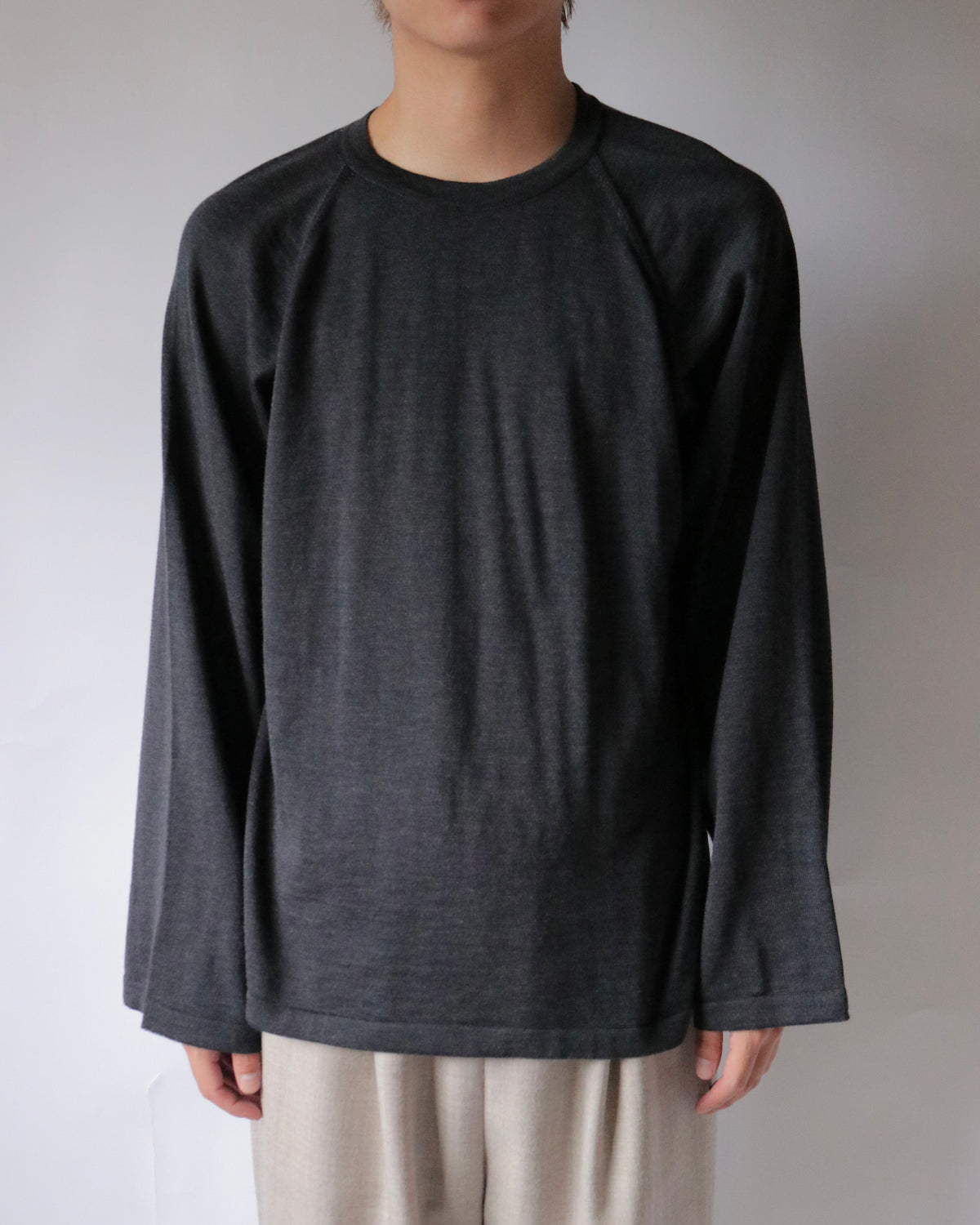 E RT / Merino long sleeve tee / Charcoal