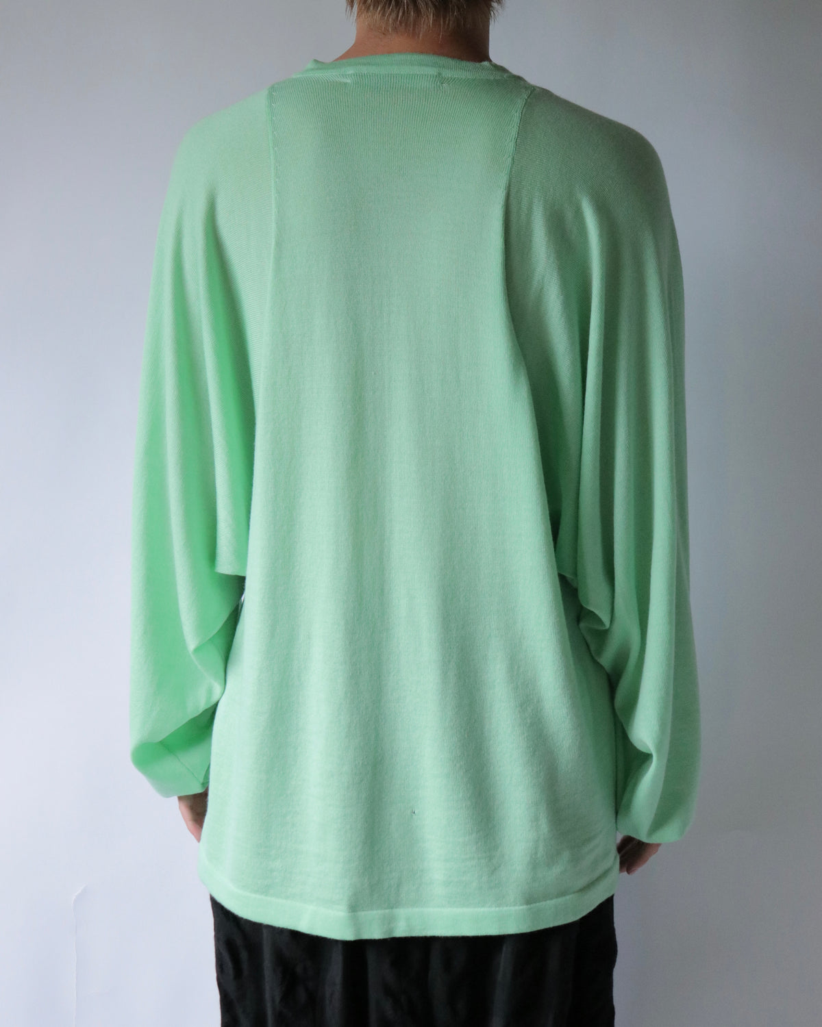 E RT / Overlapping V-neck batwing merino tunic / Light Green