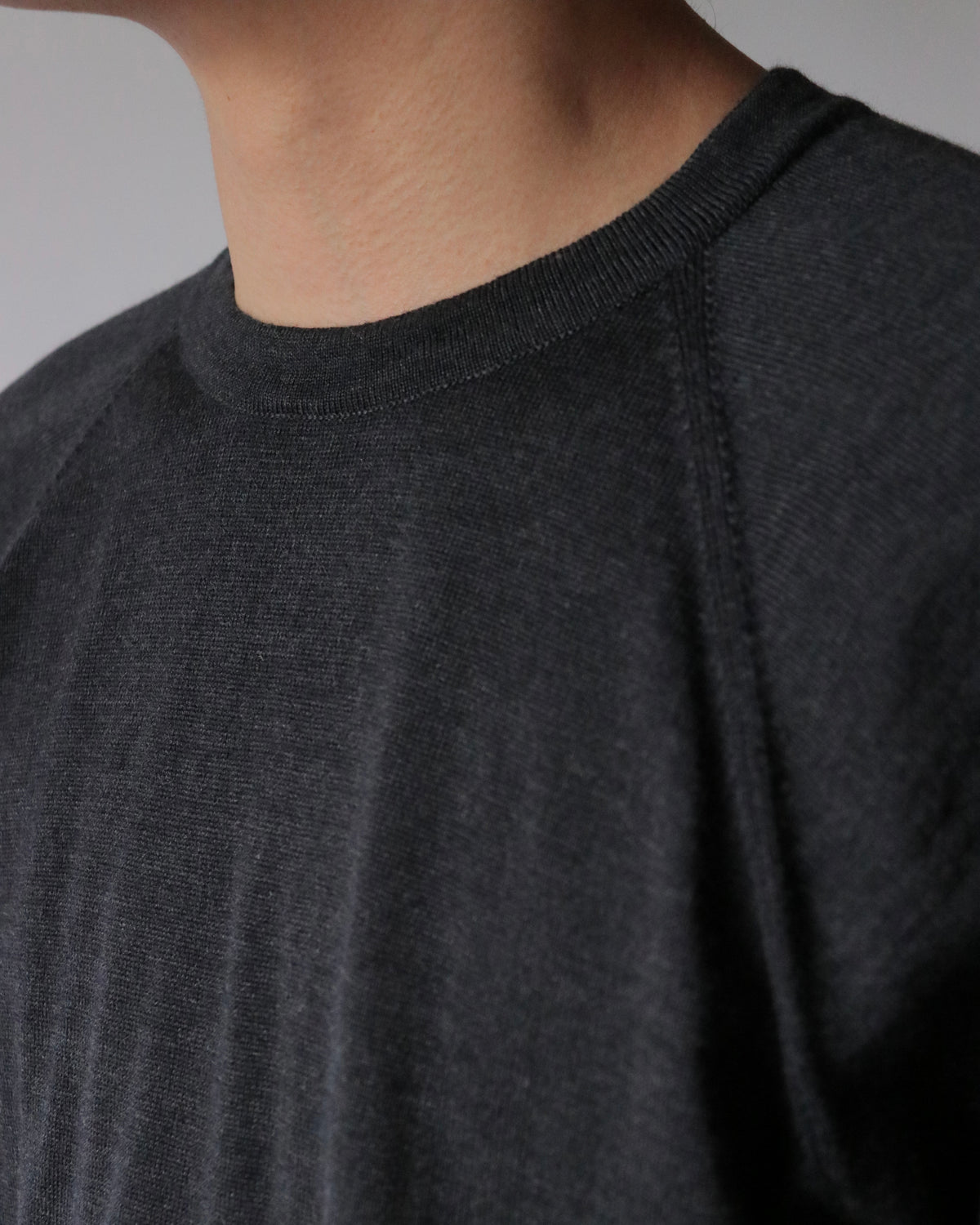 E RT / Merino long sleeve tee / Charcoal