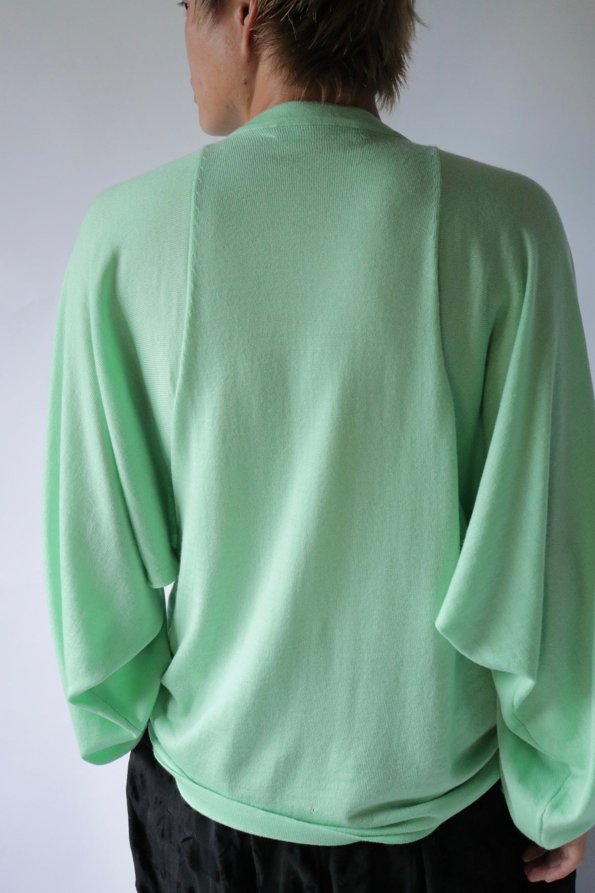 E RT / Overlapping V-neck batwing merino tunic / Light Green
