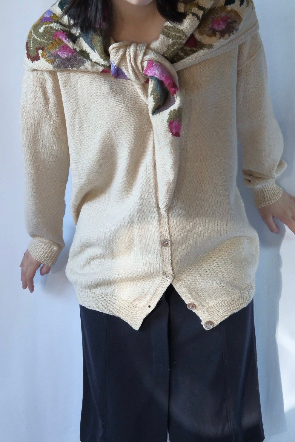 J AND J SEATON Knit cardigan with flower skirf