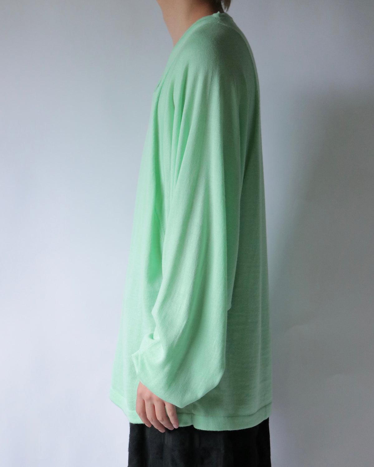E RT / Overlapping V-neck batwing merino tunic / Light Green