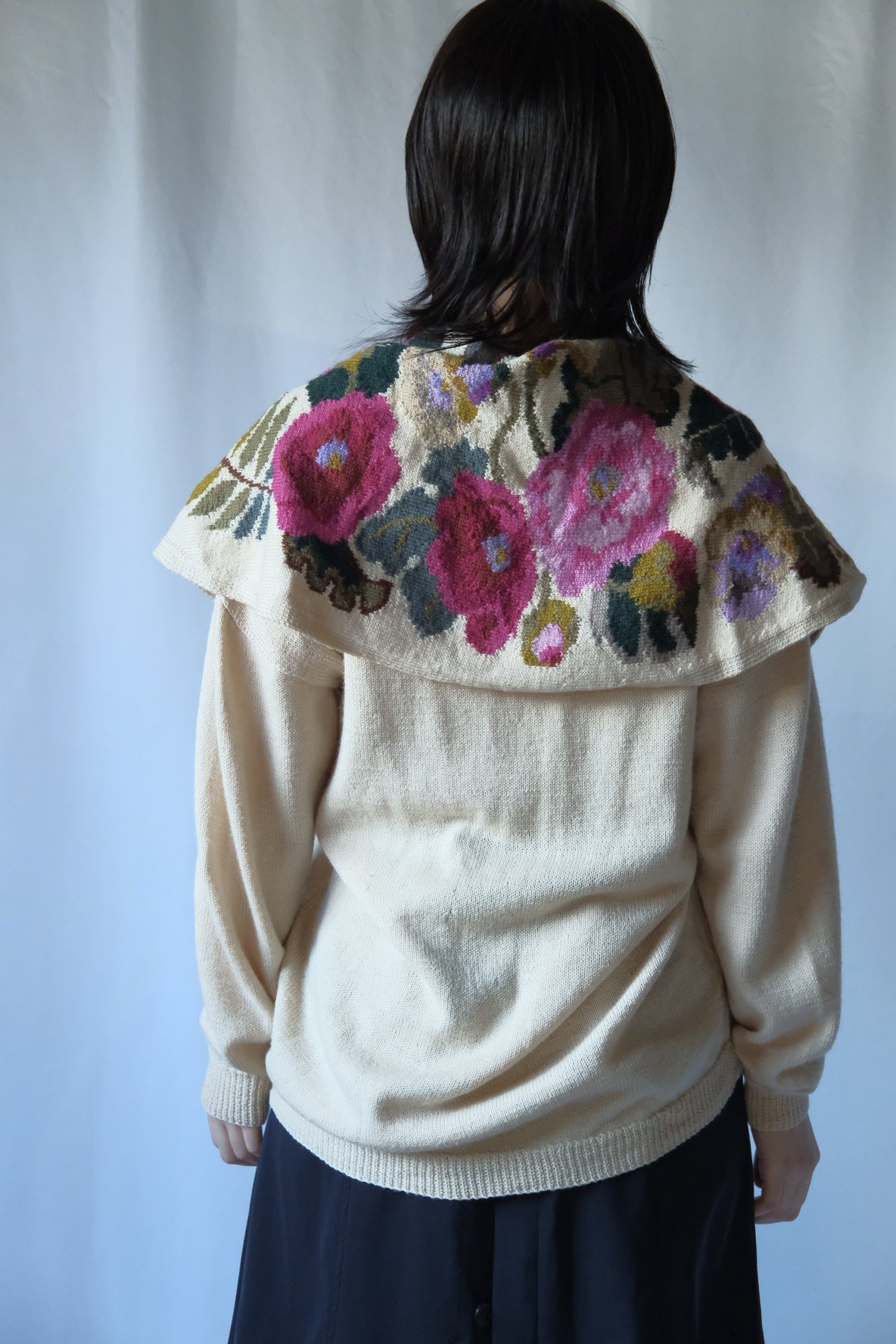 J AND J SEATON Knit cardigan with flower skirf