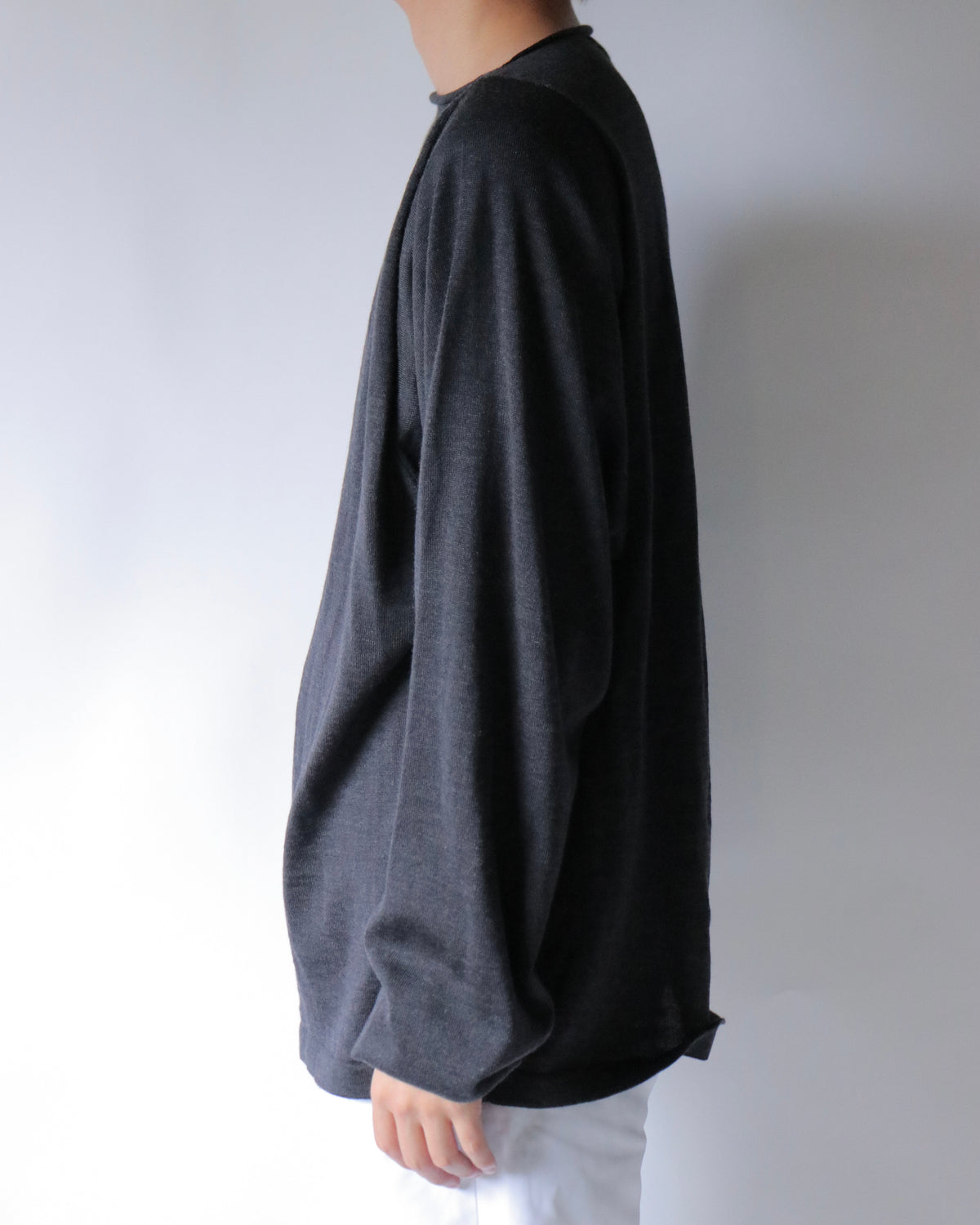 E RT / Boat-neck batwing merino blouse / Charcoal