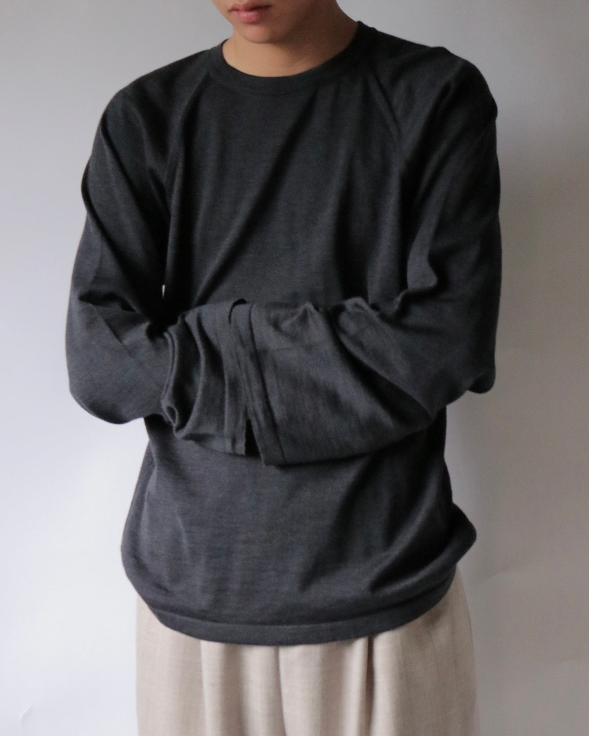 E RT / Merino long sleeve tee / Charcoal