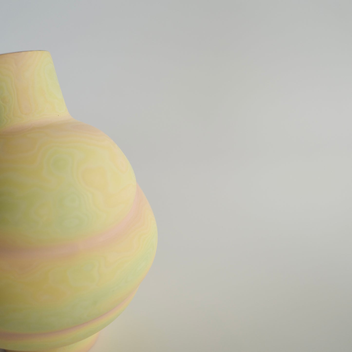 Stratum vase