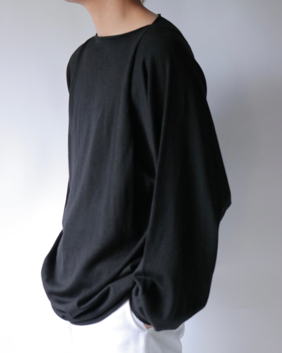 E RT / Boat-neck batwing merino blouse / Black