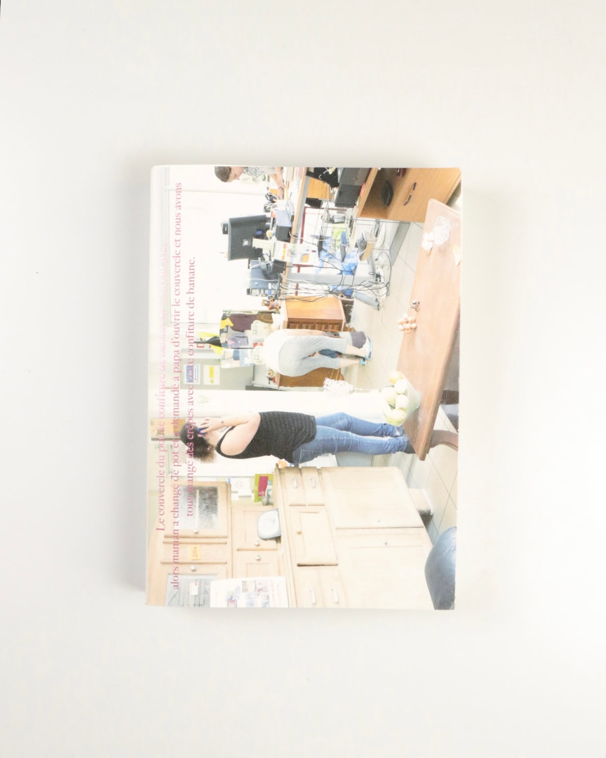 The banana jam jar lid could not be opened, so mom switched to another banana jam jar and asked dad to open the lid on that one, we all ate crepe with this banana jam on it.-Kazuya Nakayama