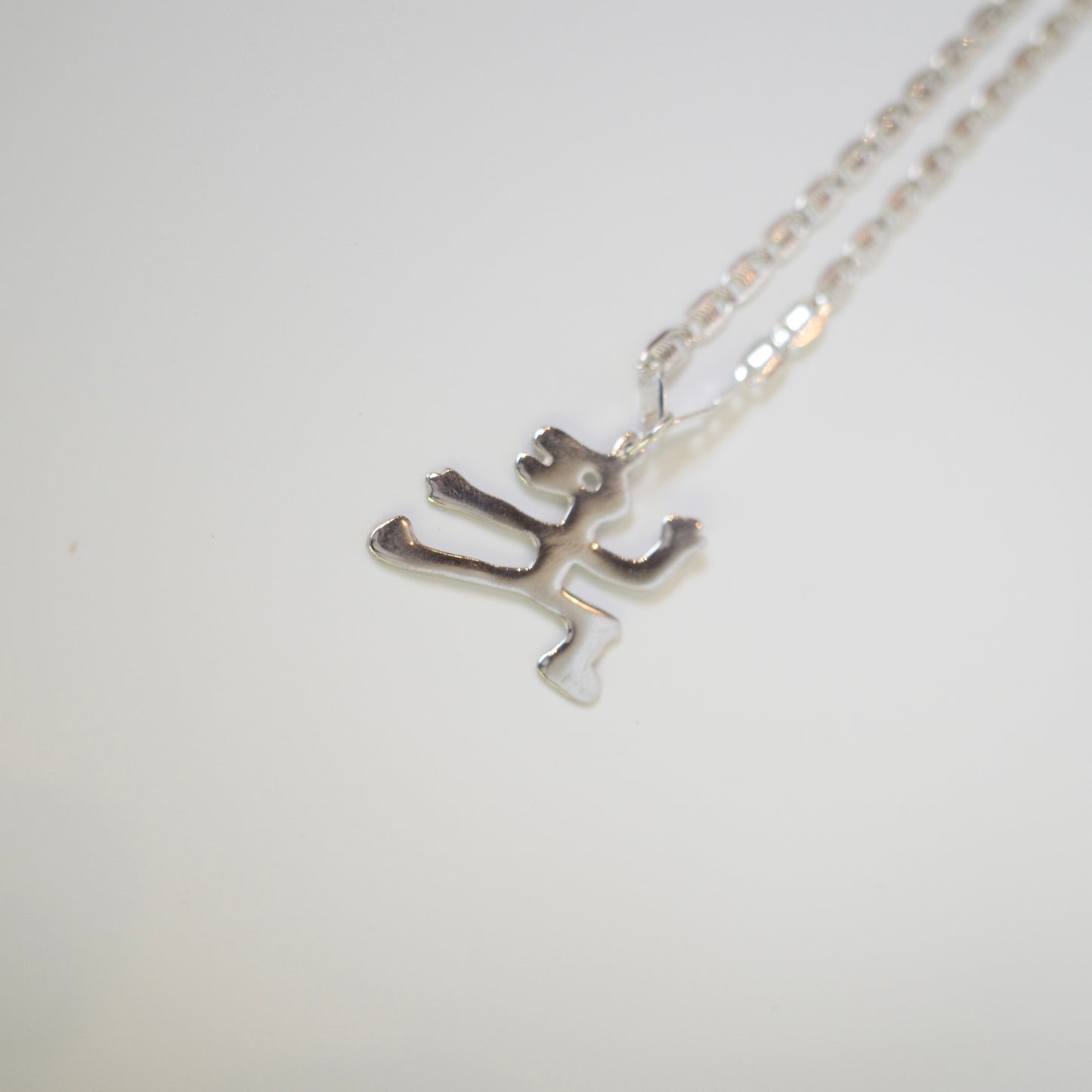 SHELTER NECKLACE