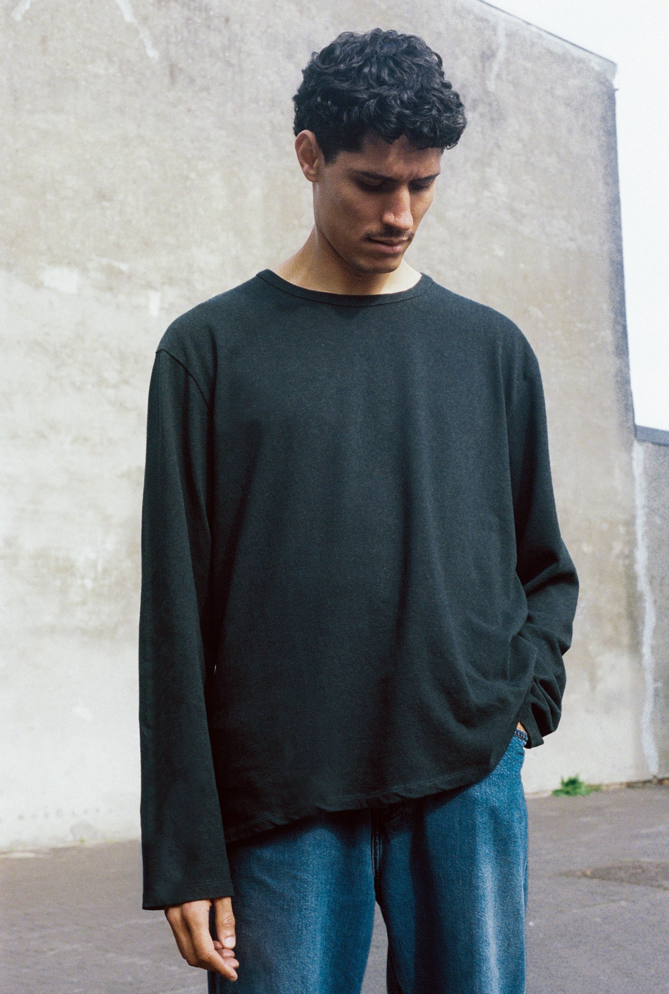 The Long Sleeve T-Shirt in Cast Iron