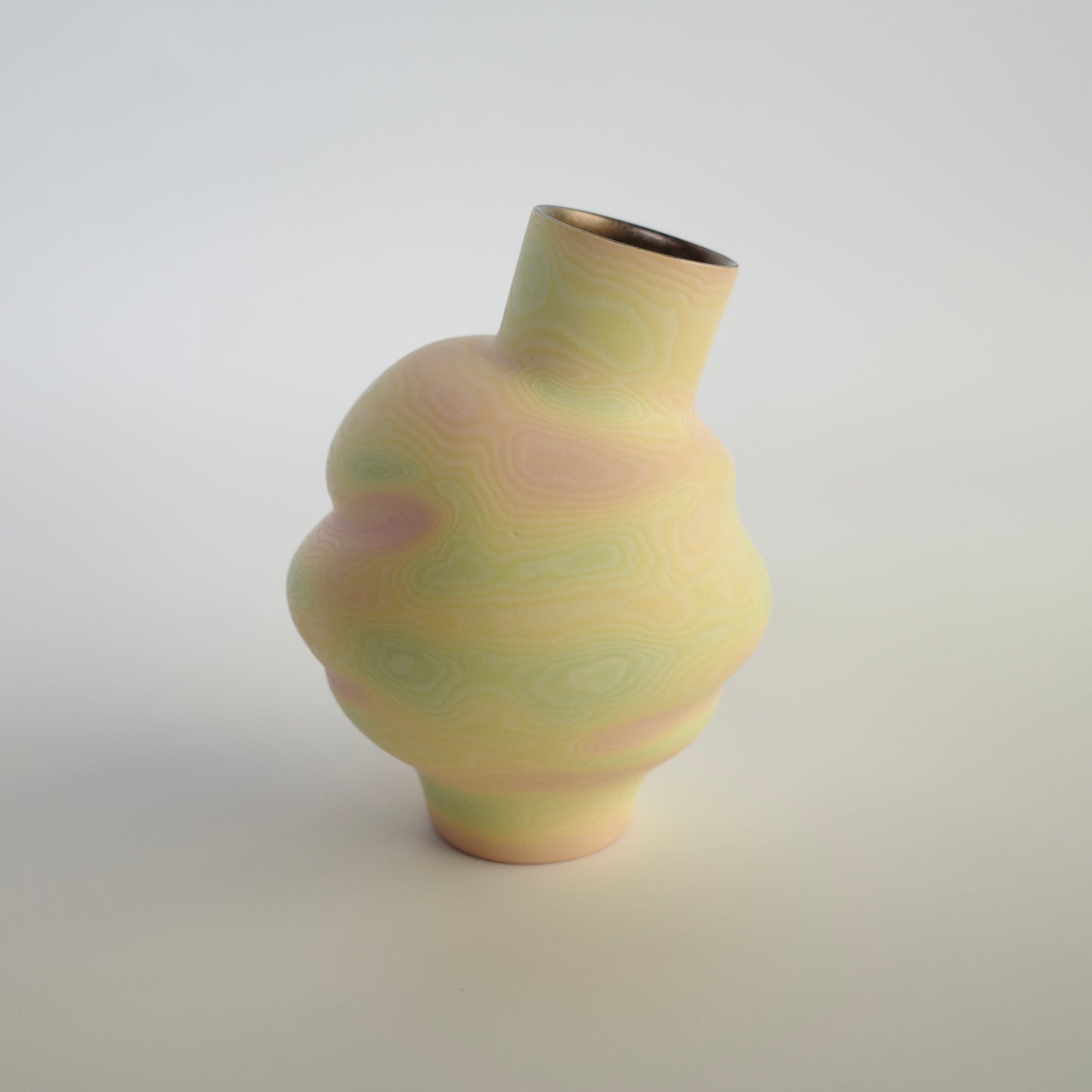 Stratum vase