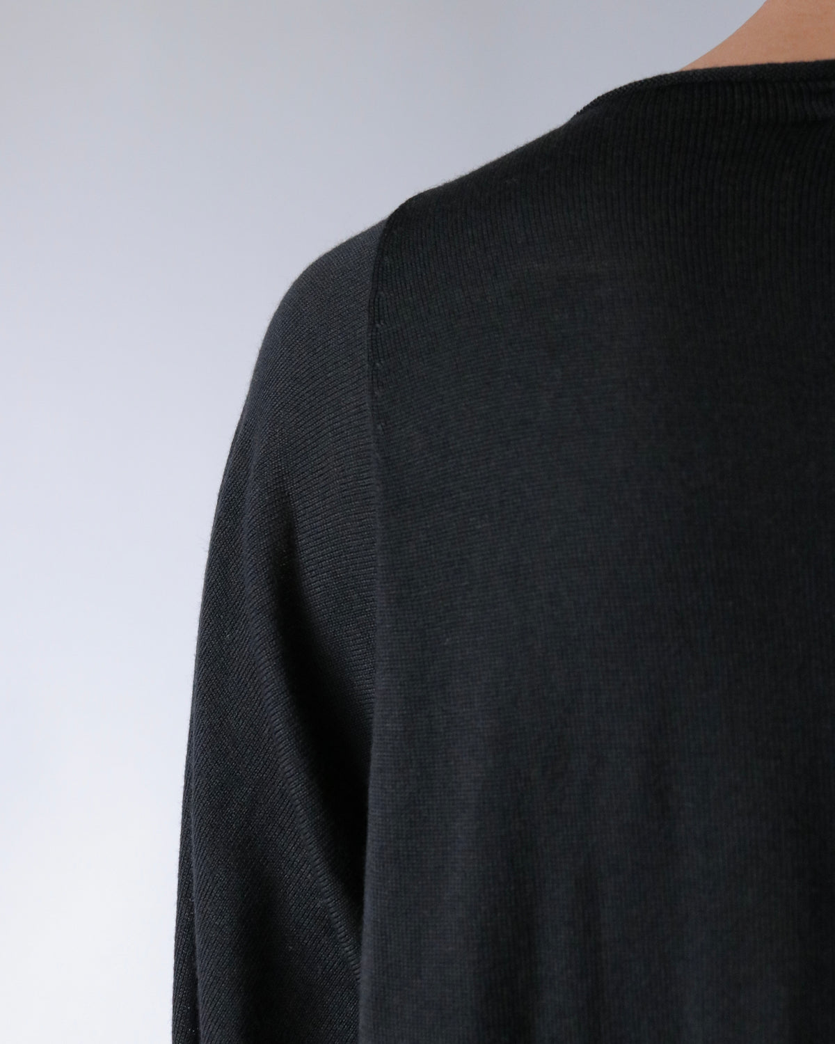 E RT / Boat-neck batwing merino blouse / Black