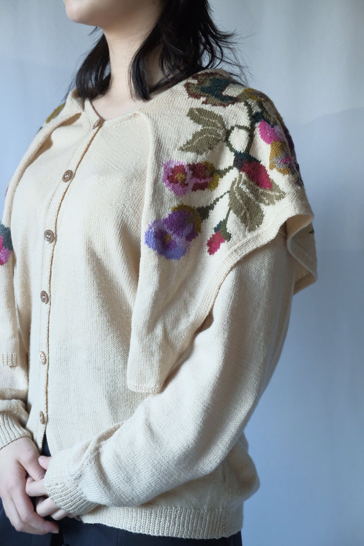 J AND J SEATON Knit cardigan with flower skirf