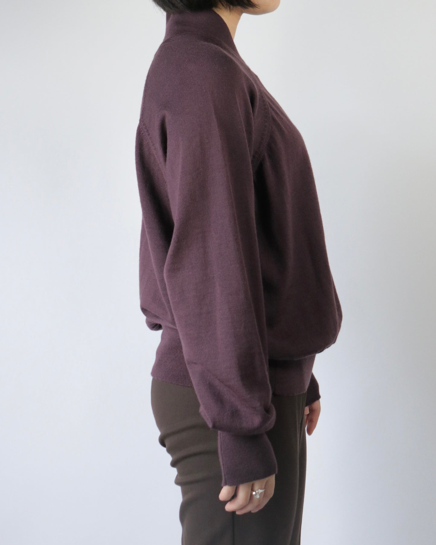 E RT N°40 Merino tapered v-neck