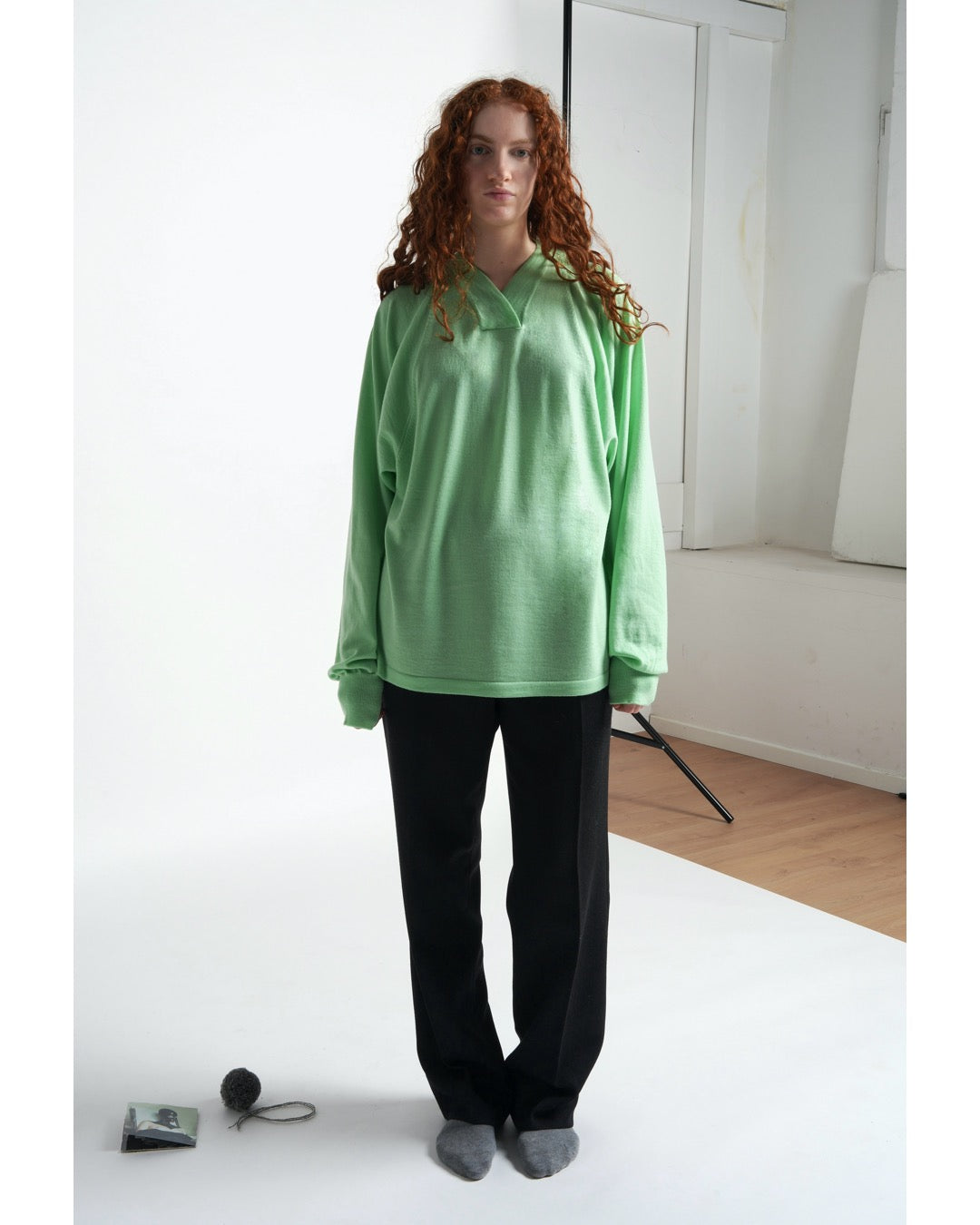 E RT / Overlapping V-neck batwing merino tunic / Light Green