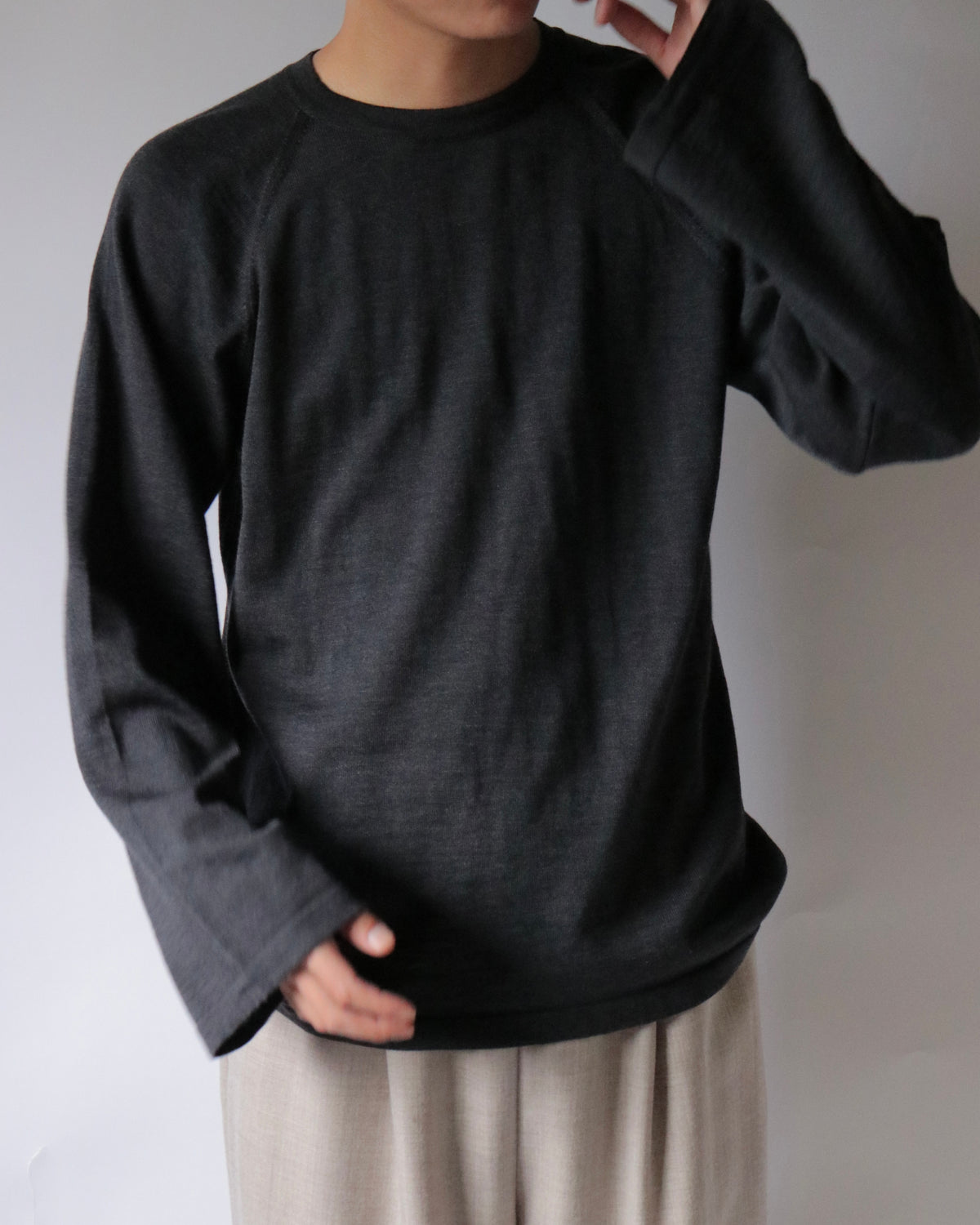 E RT / Merino long sleeve tee / Charcoal