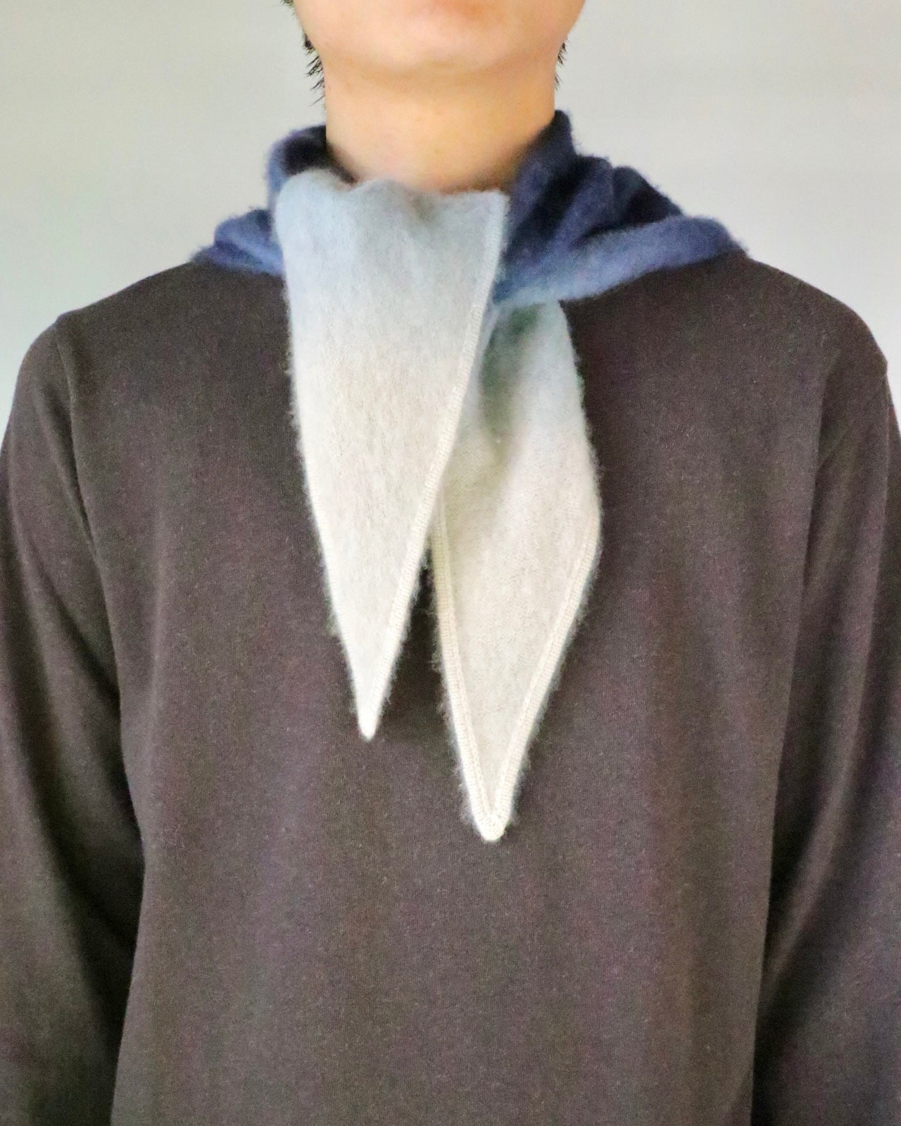 TRIANGLE SCARF Dip-Dye/Indigo-Camel
