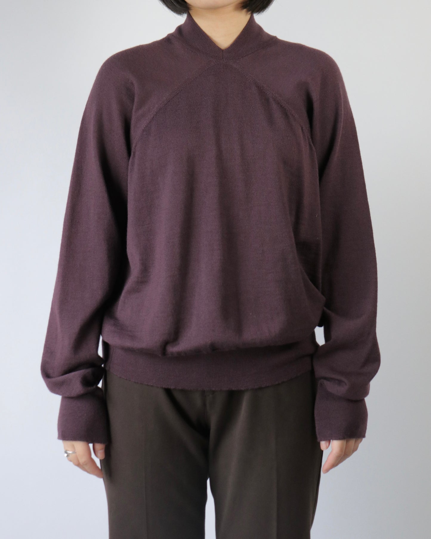 E RT N°40 Merino tapered v-neck