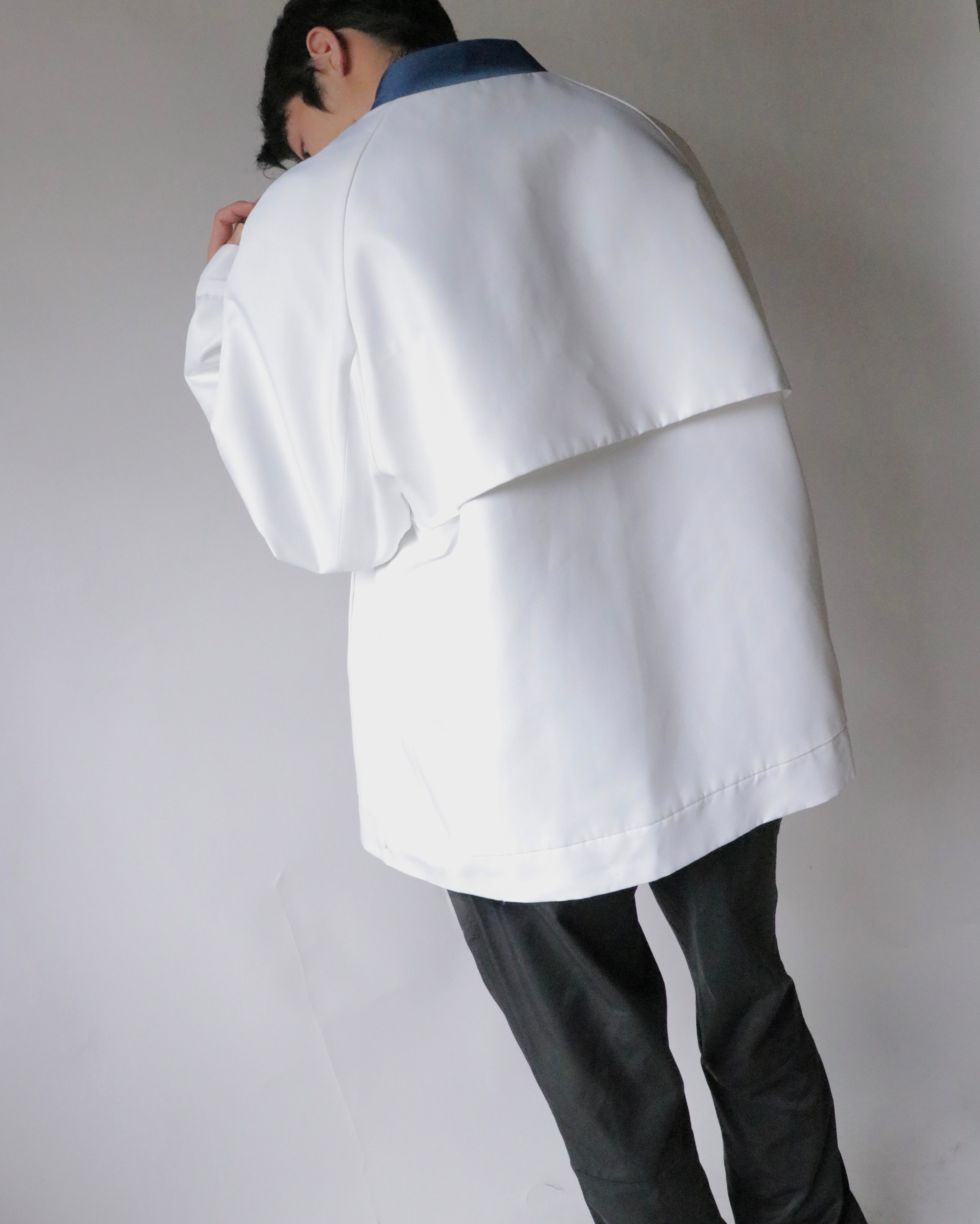 OVERSIZED CONTRAST-COLLAR JACKET
